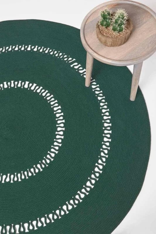 Homescapes Crochet Braided Round Rug in Green Size: 120cm diameter Green Unisex 120cm diameter
