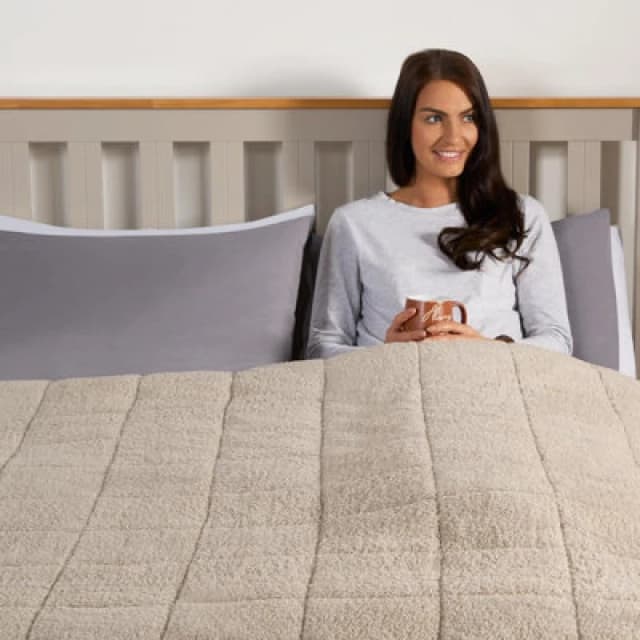OHS OHS Teddy Fleece Sensory Sleep Therapy Weighted Blanket 125 x 180cm 6kg in Natural Size: 125cm x 150cm Natural 125cm x 150cm Unisex 50274341927