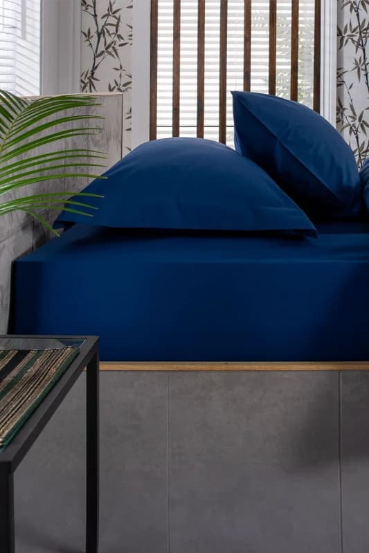 The Lyndon Company The Lyndon Company 200 Thread Count Sateen Oxford Pillowcase in Blue Blue One Size Unisex 5054990057426