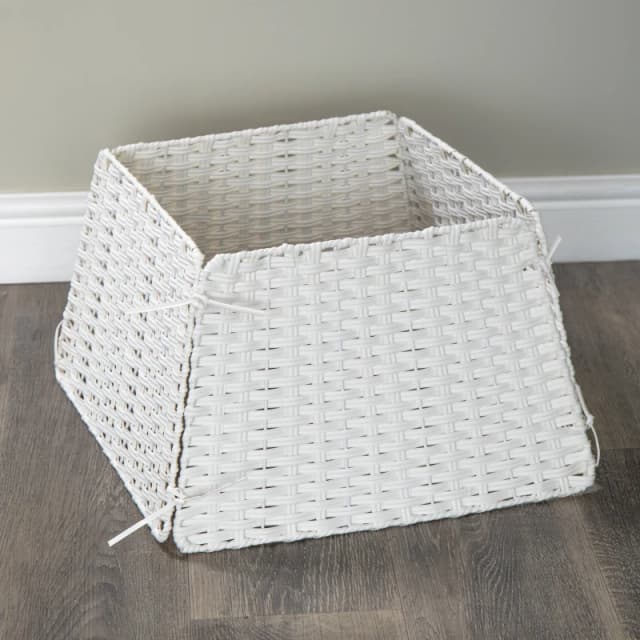 47cm x 46cm Samuel Alexander Foldable Faux Rattan Christmas Tree Skirt in White