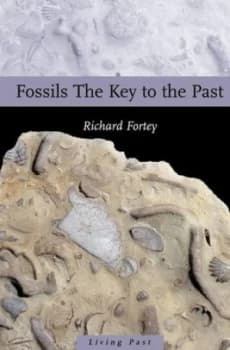 Fossils by Richard Fortey Paperback