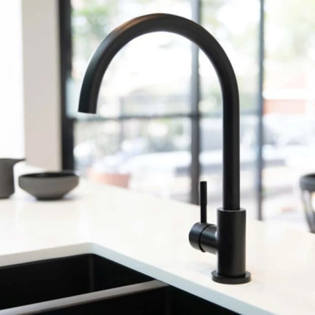 Nes Home Kitchen Single Lever Mixer Tap With Diffuser 360 Swivel Matte Black Manhattan