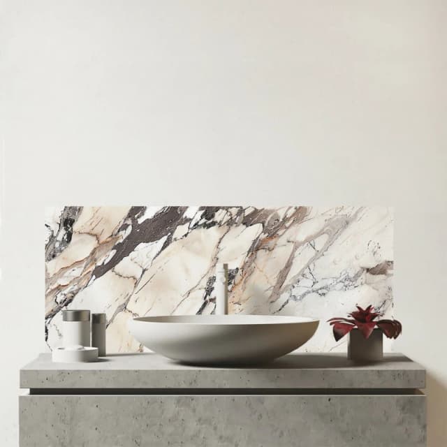 Warren Reed - Designer Off White Marble Effect Glass Bathroom Splashback in Gold Gold Unisex