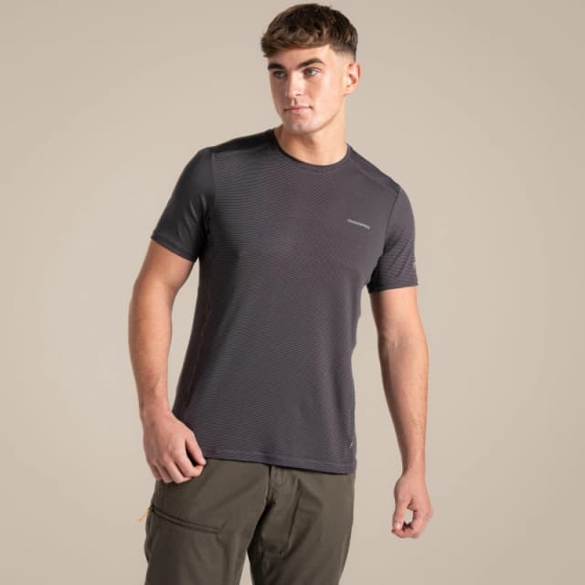 Craghoppers Craghoppers Men Charon Short Sleeve T-Shirt in Red Size: Medium Red M Male 5063260102759