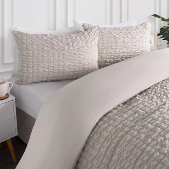 OHS OHS Luxury Seersucker Duvet Cover Set Geo Pillowcase Quilt in Natural Size: Double Natural Double Unisex 5027434204823