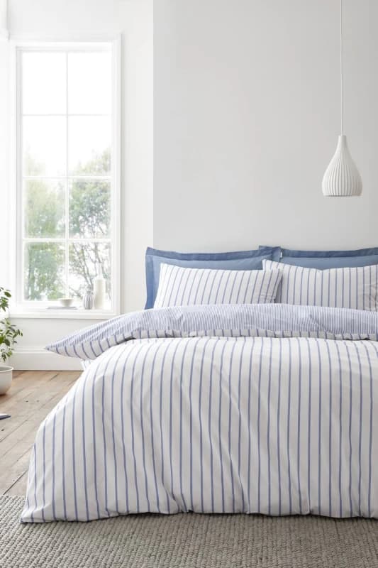 Bianca 'Hampton Stripe' 200 Thread Count Cotton Reversible Duvet Cover Set in Blue Size: King Blue Unisex King