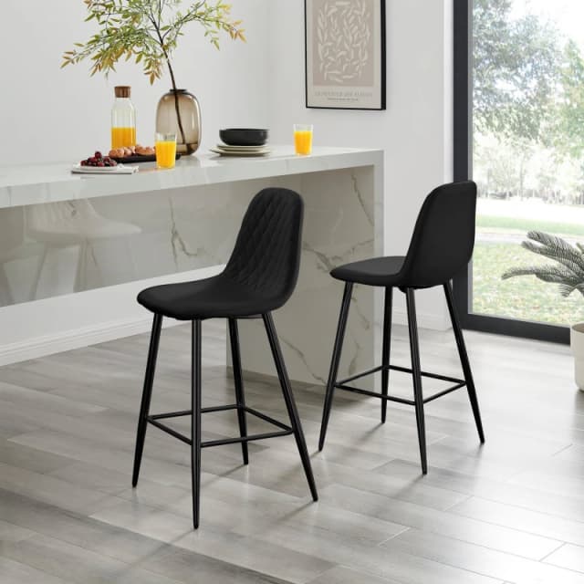 FurnitureboxUK FurnitureboxUK Corona Set of 2 Bar Stools - Faux Leather Bar Chair With Black Legs - Kitchen Island Stool Black One Size Unisex 5056542