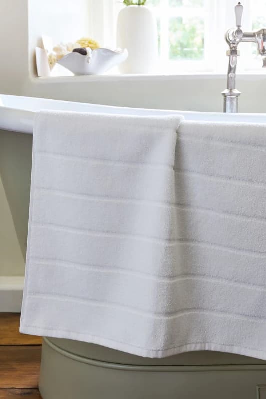 Christy CHRISTY 'Signum' Heavyweight 100% Combed Cotton Bath Mat in White White One Size Unisex 5057241204686