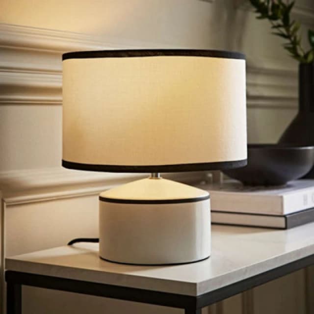 ValueLights ValueLights Julia Black Trim Ceramic Table Lamp with Black Trim Linen Drum Shade in Cream Cream One Size Unisex 5016529273134