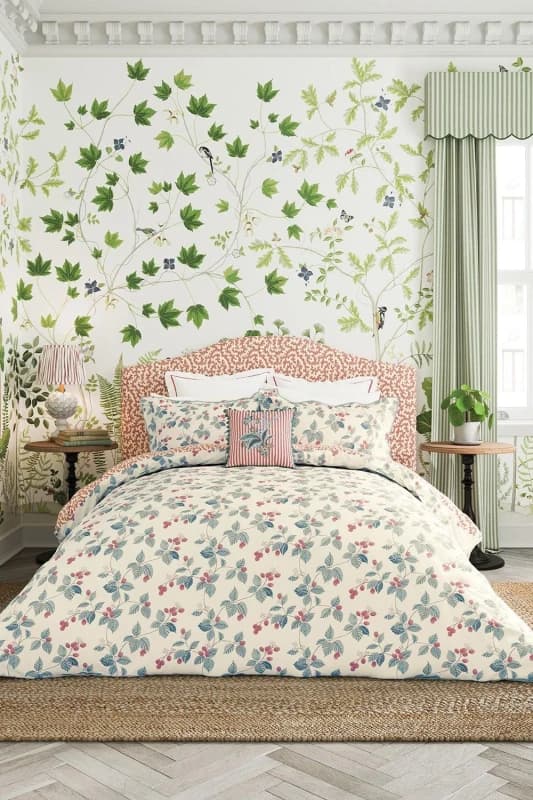 Sanderson Sanderson 'Rubus' Cotton Sateen Duvet Cover Set in Raspberry Size: Single Raspberry Single Unisex 5016709686235