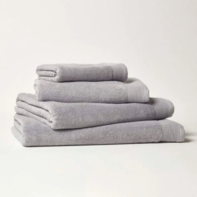 Homescapes Dove Grey 100% Combed Egyptian Cotton Hand Towel 700 Gsm
