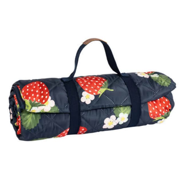 Summerhouse By Navigate Strawberries & Cream Premium Quilted Extra Large 200X140Cm Family Picnic Rug