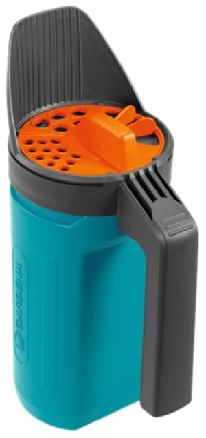 Gardena Feed, Salt and Seed Mini Spreader 1.7kg