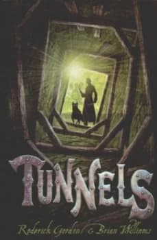 Tunnels by Roderick Gordon Paperback