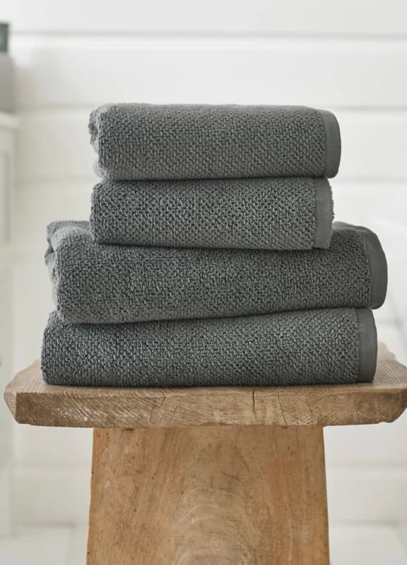 Deyongs Deyongs Romeo Luxury Textured Quik Dri 100% Cotton Towels in Charcoal Size: Bath Sheet Charcoal Bath Sheet Unisex 5054990129796