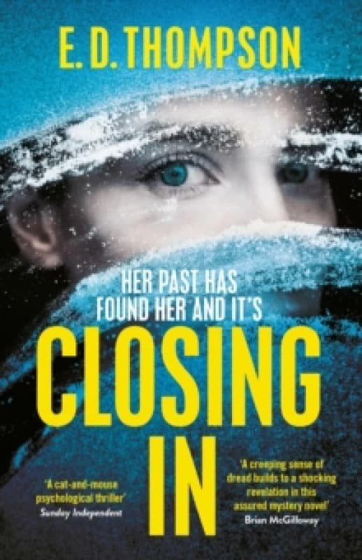 Closing In : A page-turning suspenseful thriller Paperback / softback