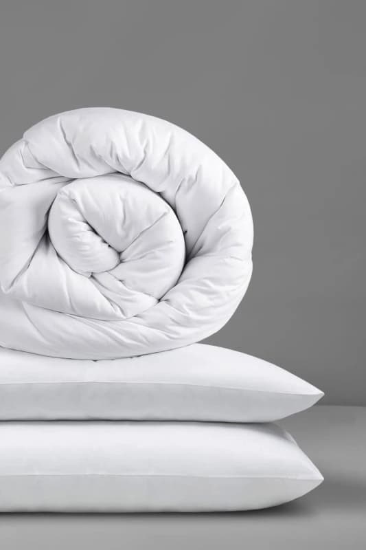 Slumberdown Slumberdown Made For You Two Duvet 4.5/10.5 Tog Duvet With 2 Pillows in White Size: Double White Double Unisex 5060543867015