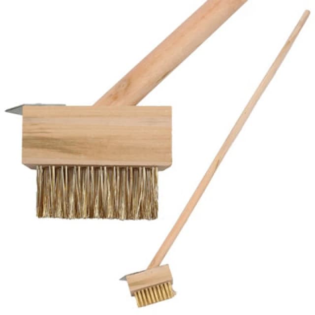 Harbour Housewares Wooden Long Handle Weed Brush - 120Cm - Patio & Driveway Weed Remover With Brass Bristles And Steel Scraper