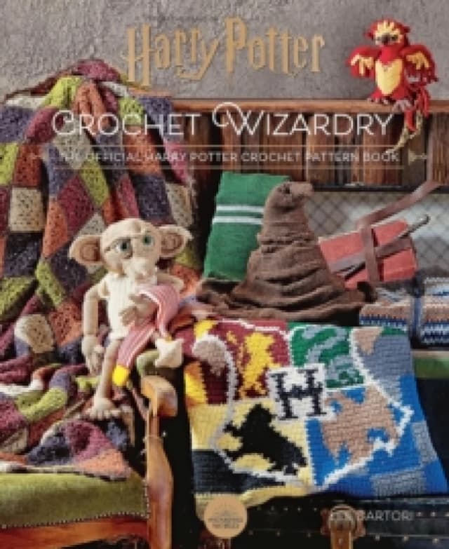 Crochet Wizardry. Paperback. By Lee Sartori Books