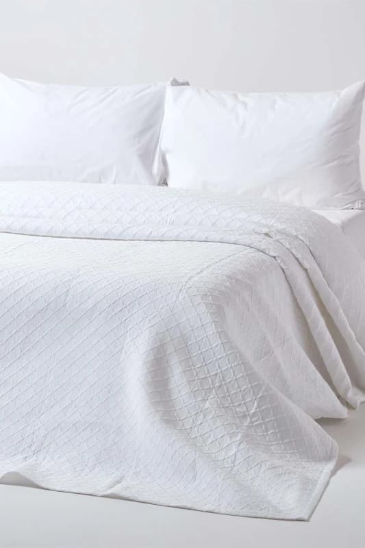 Homescapes White Cotton Contemporary Diamond Pattern Metelasse Bedspread, Single