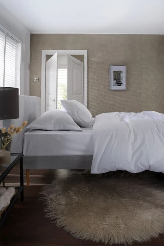 The Lyndon Company The Lyndon Company Deluxe 400 Thread Count 100% Cotton Fitted Sheet in White Size: Single Fitted White Single Fitted Unisex 50544