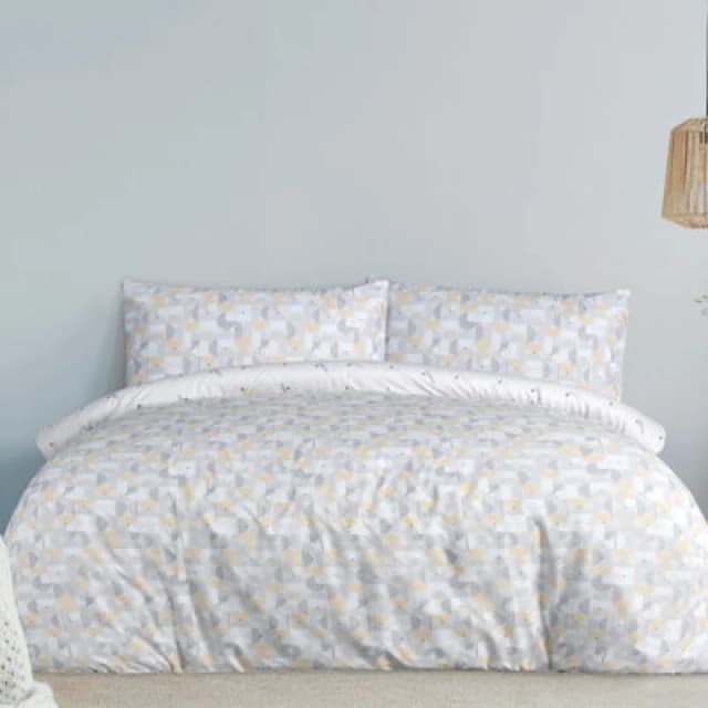 Smart Living Smart Living Printed Reversible Circle Geo Duvet Cover With Pillowcases in Yellow Size: Double Yellow Double Unisex 5056557526574