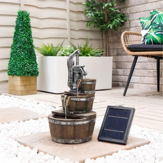Streetwize Solar Water Feature - Traditional Pump and Buckets Fountain Brown unisex One Size