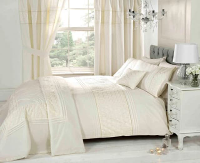 Rapport Home Everdean Polycotton Duvet Cover Set With Pillowcase in Cream Size: Single Cream Unisex Single