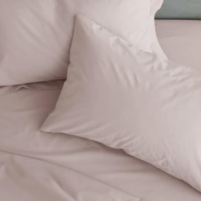 Catherine Lansfield Catherine Lansfield 'Easy Iron Percale' Standard Pillowcase Pair in Pink Size: Standard Pillow Case Pink Standard Pillow Case Un