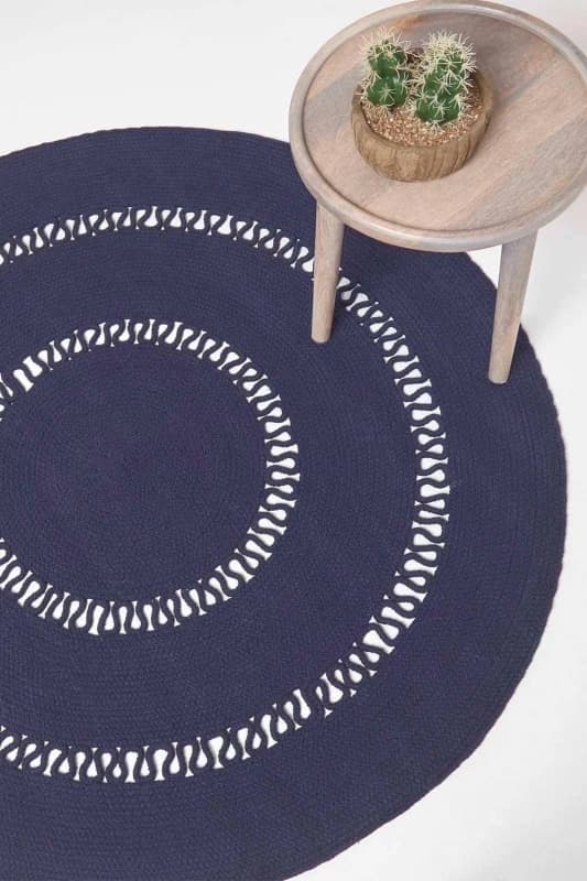 Homescapes Crochet Braided Round Rug in Navy Size: 120cm diameter Navy Unisex 120cm diameter