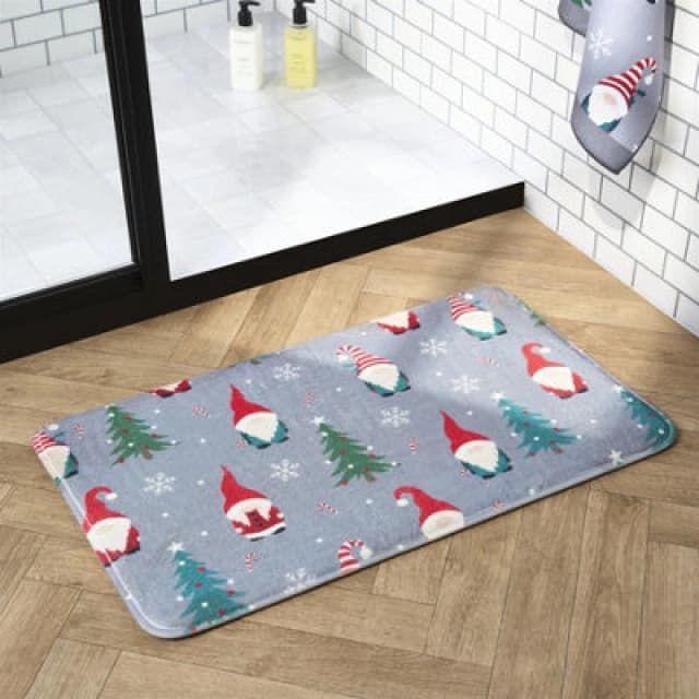 OHS OHS Christmas Gonk Embossed Bath Mats Non-Slip Shower Rug Multi One Size Unisex 5027434225040