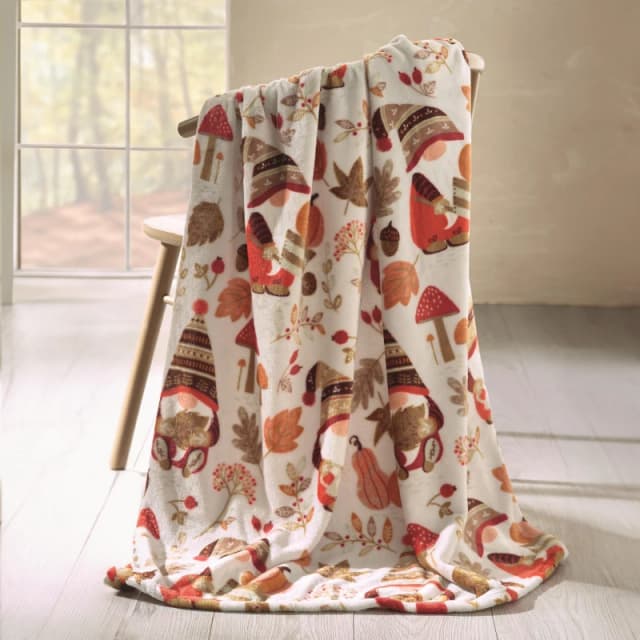 Catherine Lansfield Catherine Lansfield 'Woodland Gonks' Cosy Fleece Blanket Throw in Natural Size: 130cm x 170cm Natural 130cm x 170cm Unisex 50576