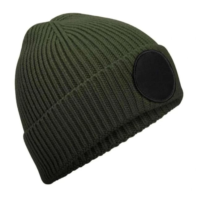 Beechfield Beechfield Men Patch Circular Patch Beanie in Dark Olive Dark Olive One Size Male 5063693917548