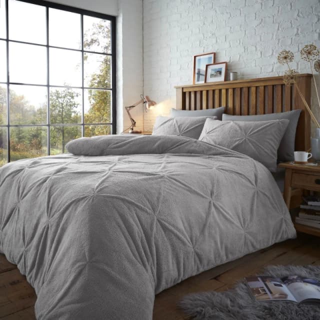 Smart Living Smart Living Teddy Chiswick Pintuck Duvet Cover and Pillowcase Set in Navy Size: Double Navy Double Unisex 5051346446293