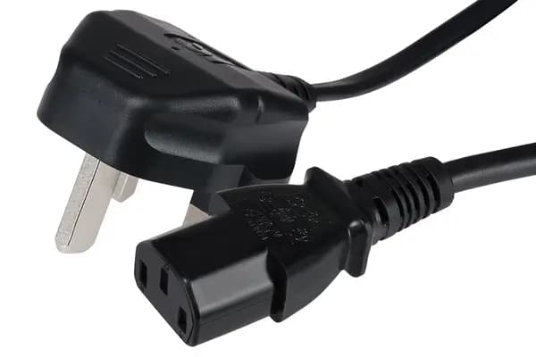 Maplin Maplin Power Lead IEC C13 Female Plug to UK 3 Pin Mains Plug - 3m, 13 Amp Fuse 916PAM