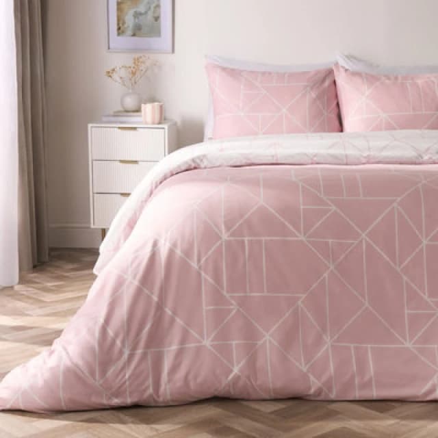 OHS OHS Geometric Reversible Bedding Set Soft Duvet Cover with Pillowcase in Pink Size: Single Pink Single Unisex 5027434200139