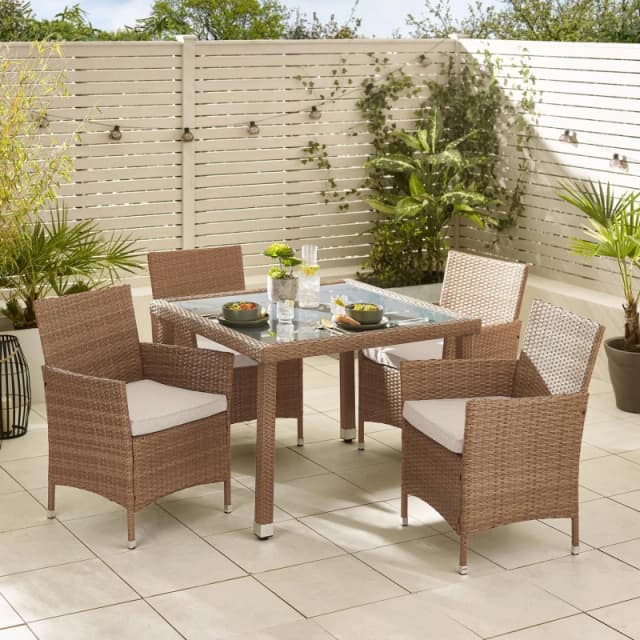 FurnitureboxUK FurnitureboxUK Barbados Rattan Outdoor Garden Dining Set, PE Rattan & Cushions, 4 Chairs 1 Square Glass Top Outdoor Table in Light Brow