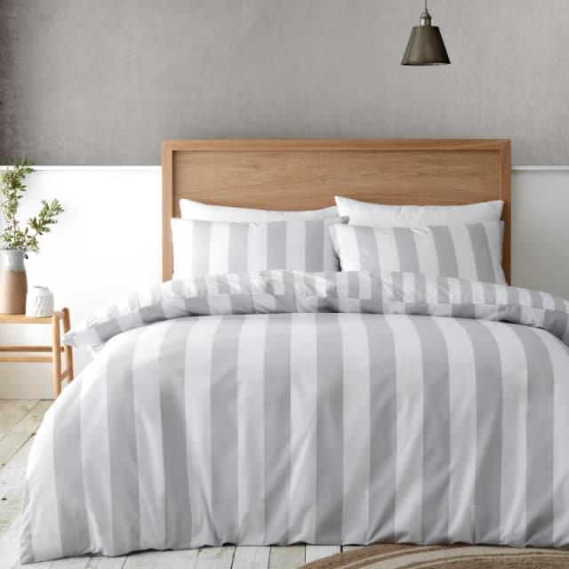 Catherine Lansfield Cove Stripe Reversible Duvet Cover Set Duvet Cover Sets Single Silver 42110311010