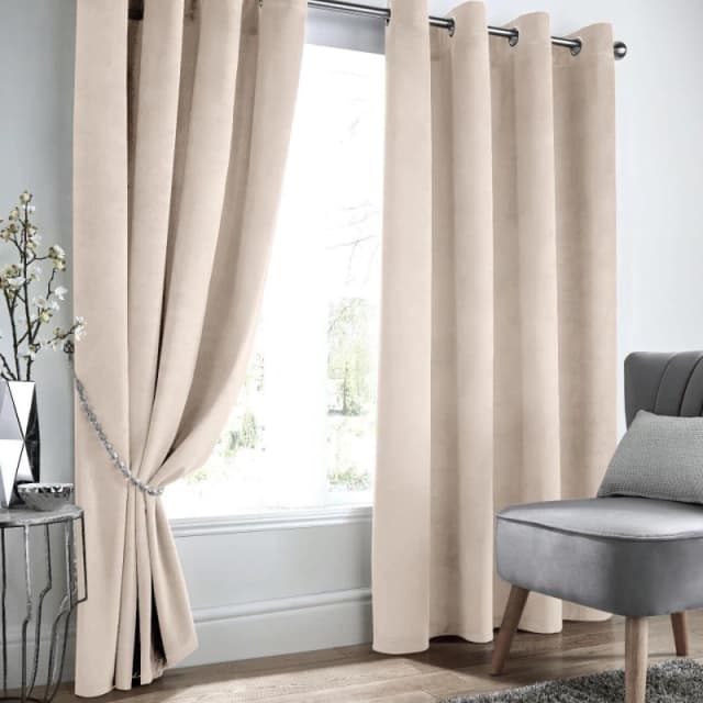 Alan Symonds Velvet Blackout Ring Top Eyelet Curtains Cream unisex 117x137cm