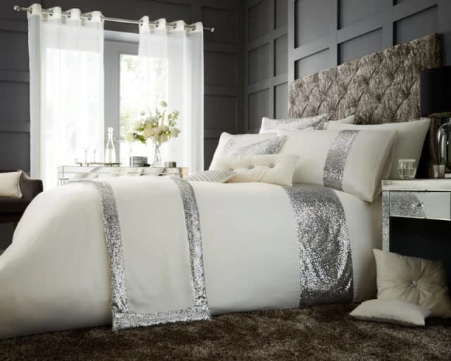Smart Living Smart Living Premium Polycotton Glamorous Duvet Cover With Pillowcases in Cream Size: Double Cream Double Unisex 5051346120773