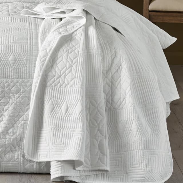 Catherine Lansfield Folkstone Geo Quilted 220cm x 230cm Bedspread Set White
