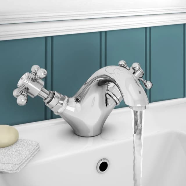 Nes Home Chrome Bathroom Cloackroom Traditional Basin Mixer Tap in Silver Silver Unisex