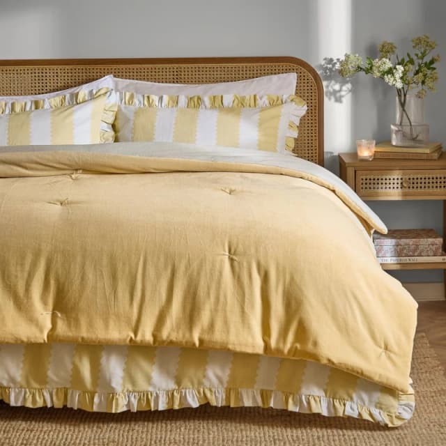 Wylder Edie 100% Cotton Velvet Bedspread in Yellow Yellow Unisex