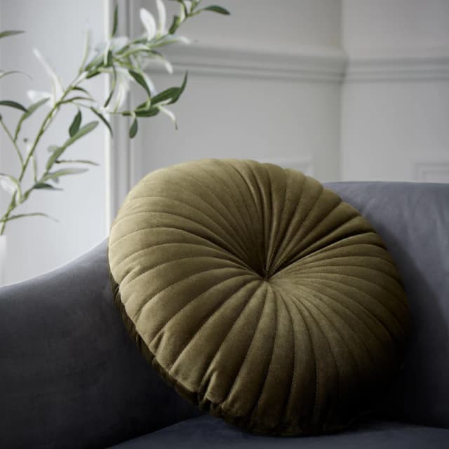 Catherine Lansfield Catherine Lansfield Round Velvet Cushion Olive 40X40CM WB13301