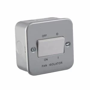 KnightsBridge 10A 1G Triple Pole 230V Metal Clad Fan Isolator Switch
