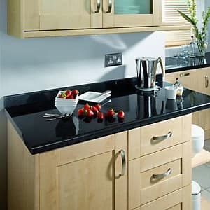 Wickes Laminate Upstand Taurus Black Gloss 3000 x 70 x 12mm