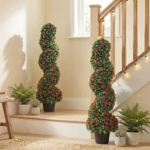 HOMCOM Artificial Rose Spiral Topiary Tree for Indoor Outdoor, Set of 2 in Red Red Unisex