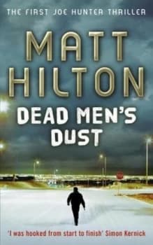 Dead Mens Dust by Matt Hilton Paperback
