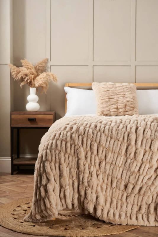 BHS Ruched Faux Fur Throw in Beige Beige Unisex