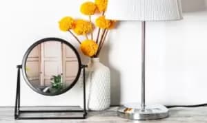 Harbour Housewares Round Makeup Mirror: 33 x 35cm / Gold